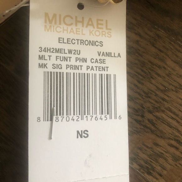 Michael Kors patent leather wristlet - Picture 5 of 6